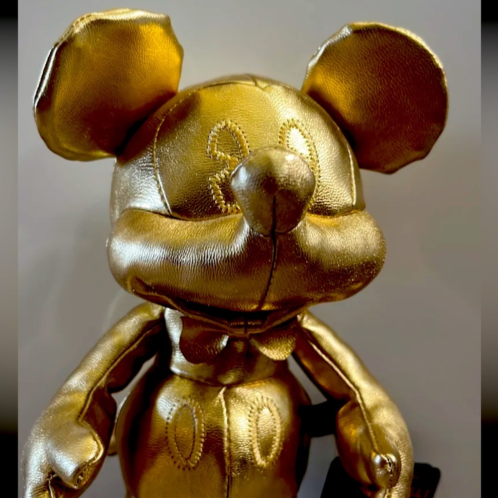 Gold Mickey Mouse (small) 90years magic